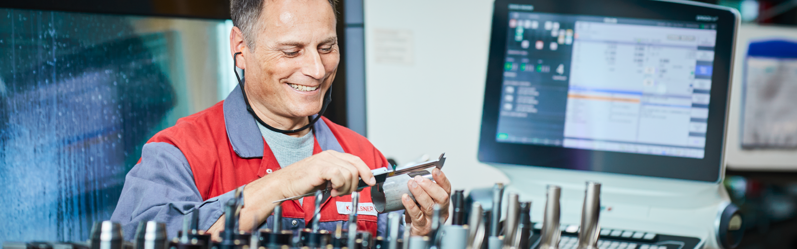 header-cnc-maschinenpark Individuelle Lösungen für Ihre Branche